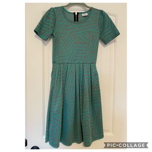 XS Lularoe Amelia dress